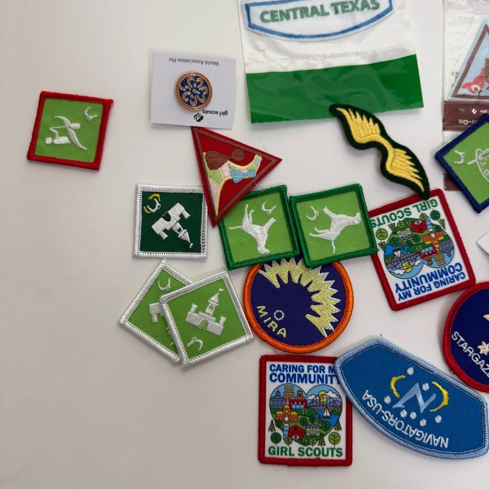 Lots of Girl Scouts USA Patch Set pin - Picture 2 of 8